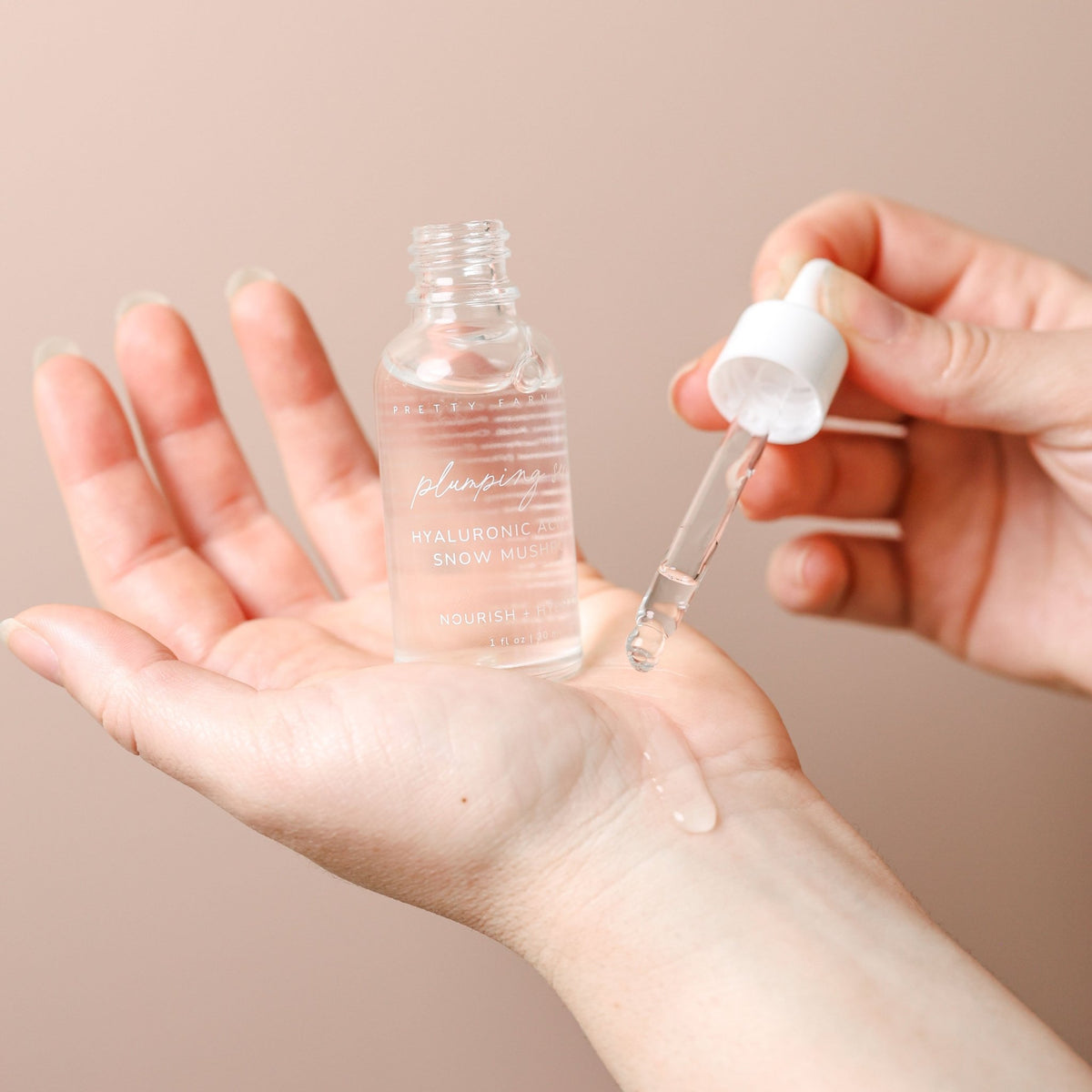 Hyaluronic Plumping Serum with Vitamin B5 + Snow Mushroom - SNMShop